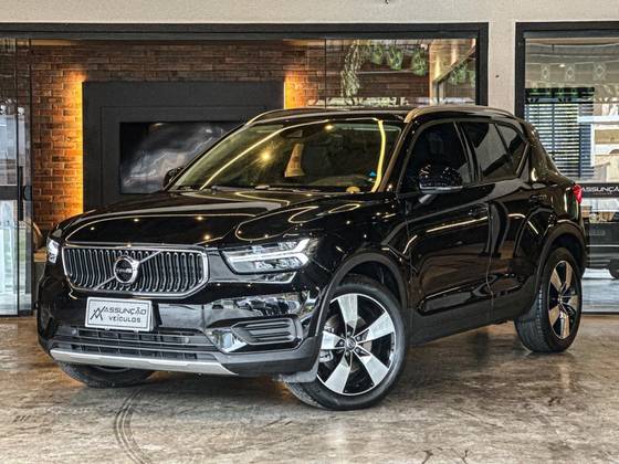 VOLVO XC40 2.0 T4 GASOLINA MOMENTUM GEARTRONIC